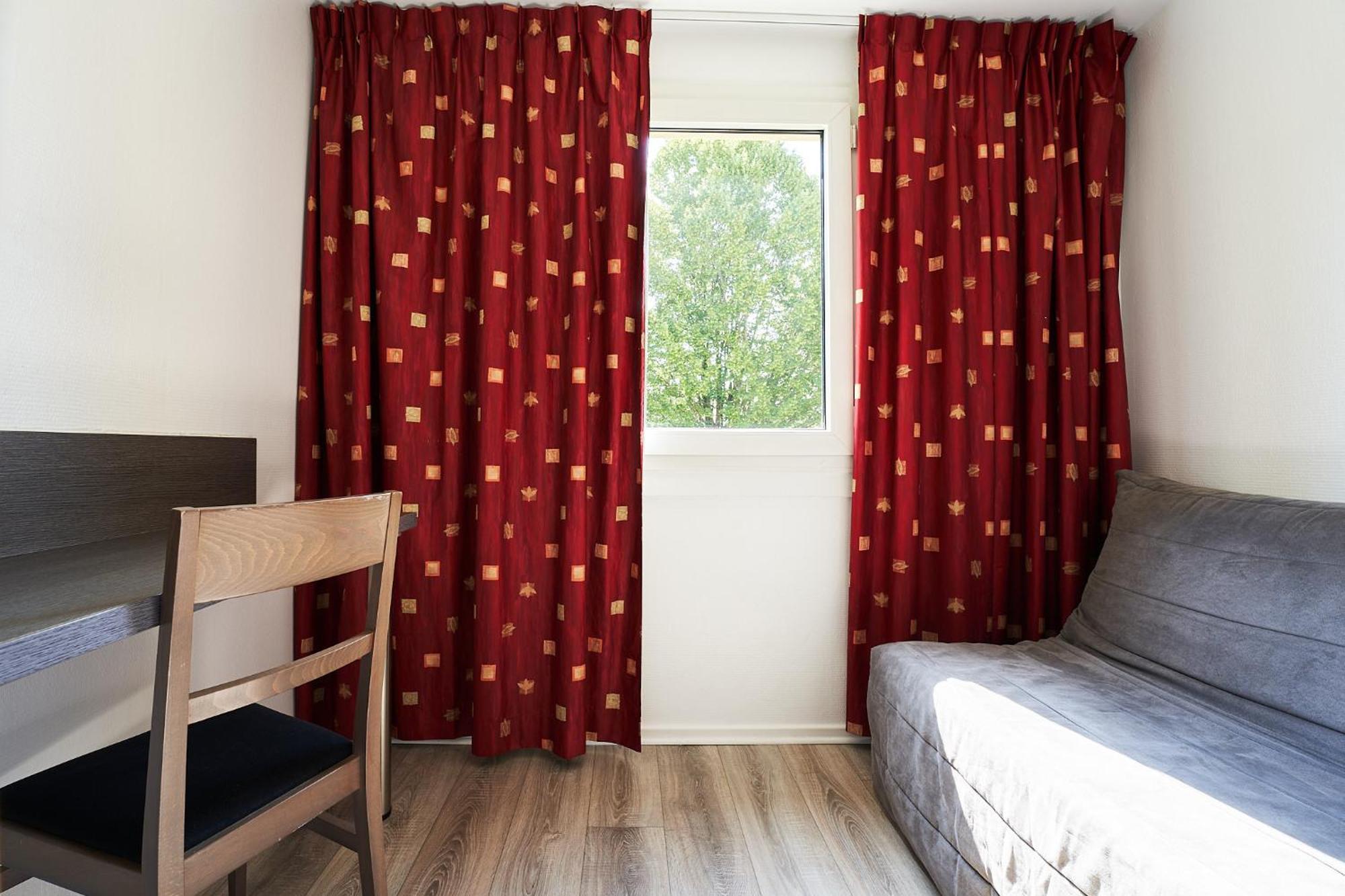 Authentic By Balladins Dijon / Hotel 3*